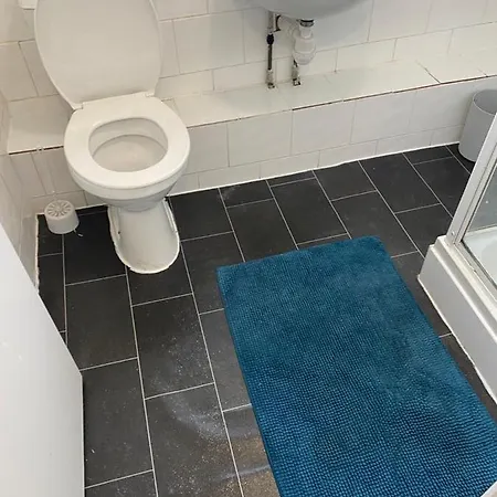 Budget Basic Room Mount Pleasant Share Facility R2 Swansea Exterior photo