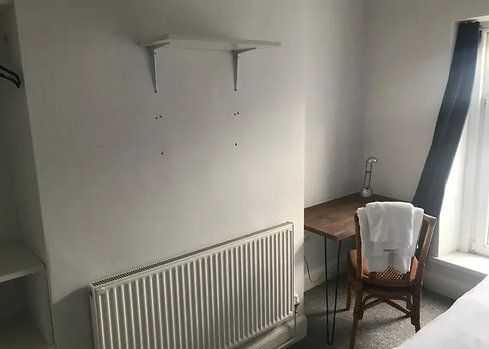 Budget Basic Room Mount Pleasant Share Facility R2