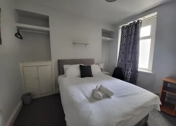 Budget Basic Room Mount Pleasant Share Facility R2