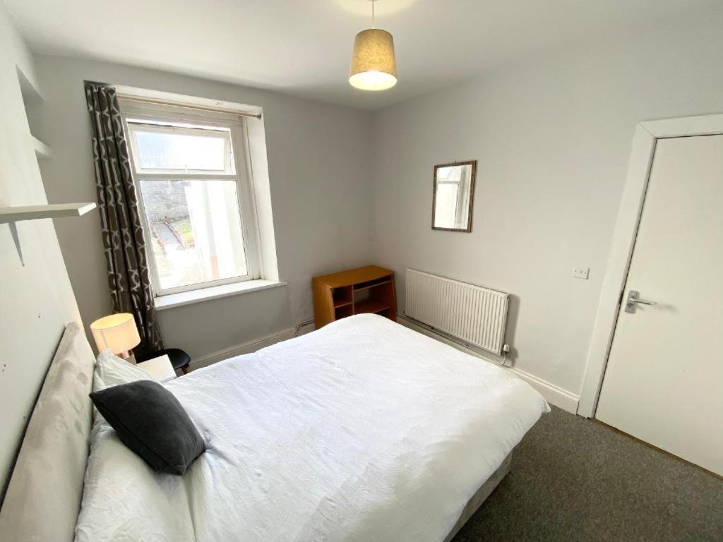Budget Basic Mount Pleasant Share Facility R2 Swansea